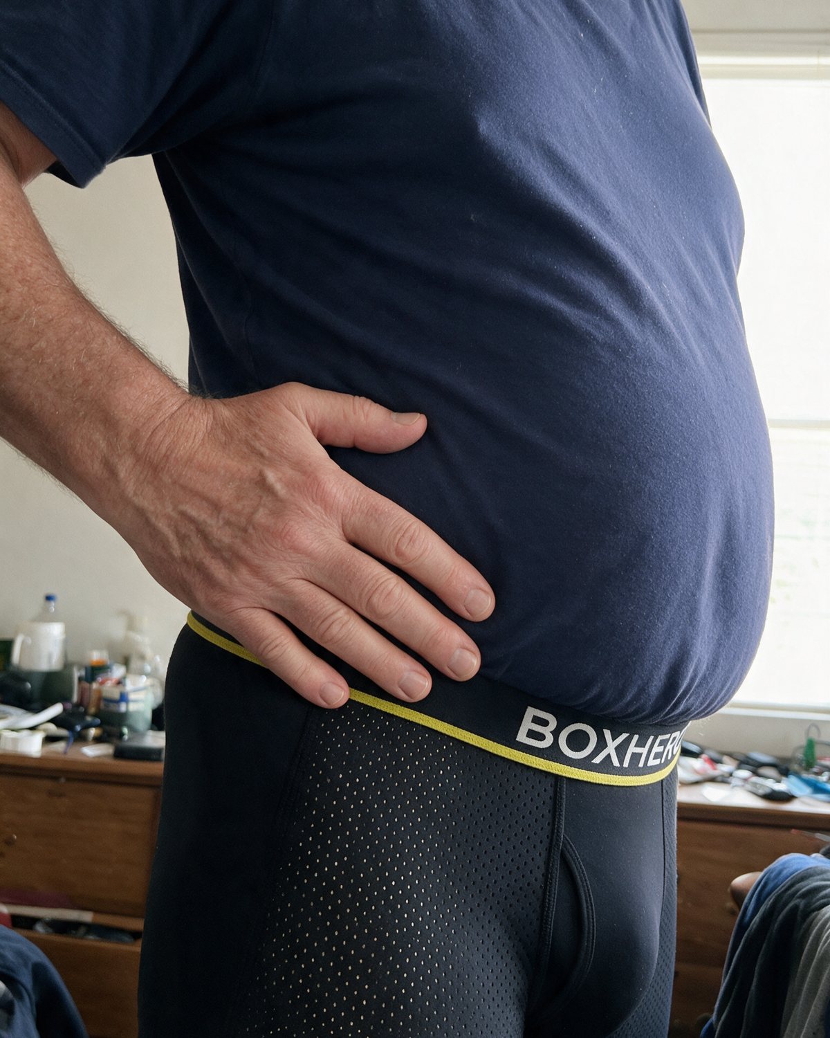 BoxHero 2.0 waistband sitting flat under a belly